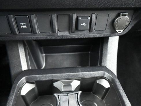 Used 2023 Toyota Tacoma SR image 14