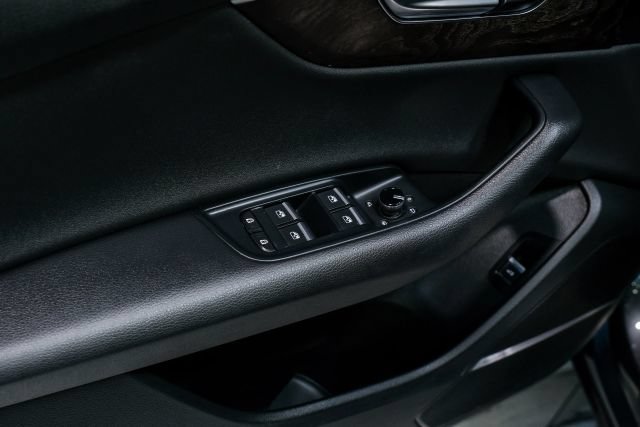 Used 2019 Audi Q8 Premium Plus w/ Premium Plus AWD/4WD image 42