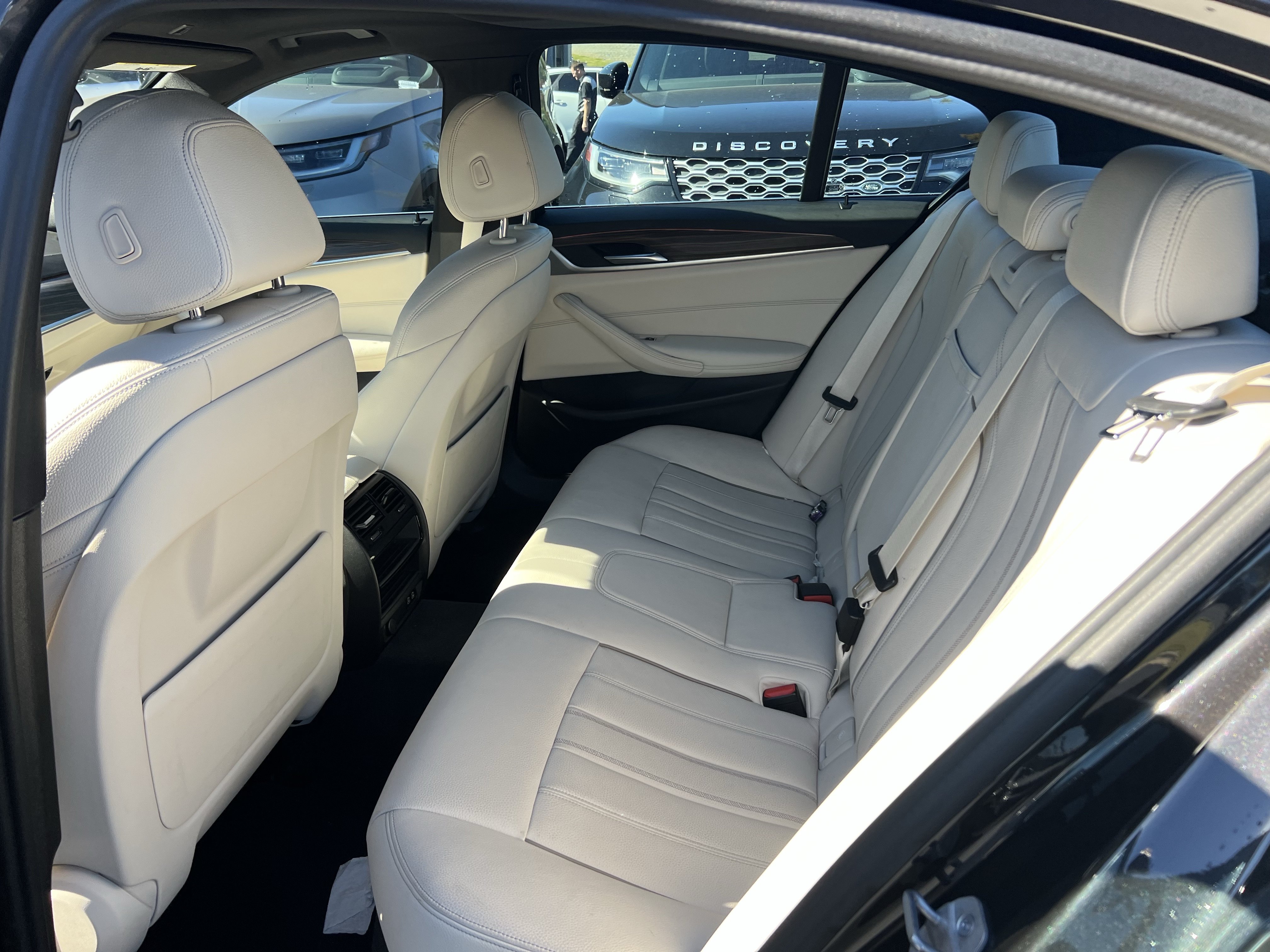 Used 2023 BMW 530i w/ Convenience Package RWD image 28