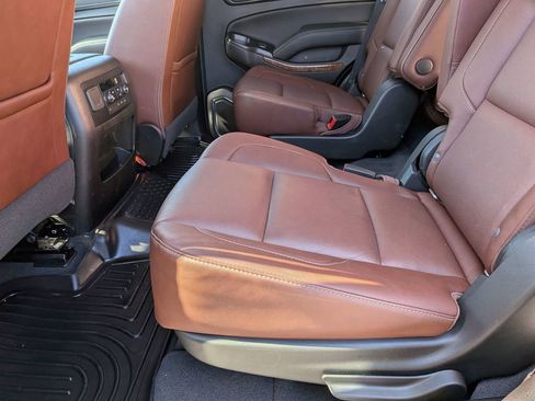 Used 2019 Chevrolet Tahoe Premier w/ Premier Plus Edition AWD/4WD image 26