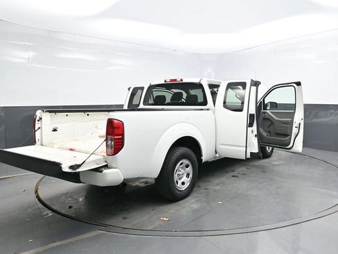 Used 2019 Nissan Frontier S image 42