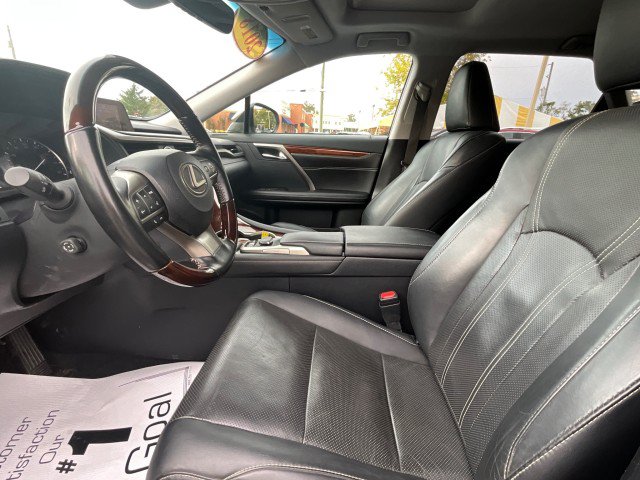 Used 2018 Lexus RX 350L AWD w/ Premium Package image 29