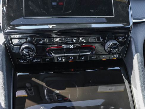 New 2025 Jeep Grand Cherokee Altitude image 20