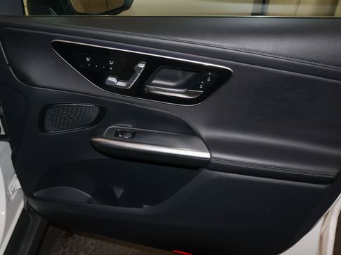 Used 2023 Mercedes-Benz GLC 300 4MATIC image 45