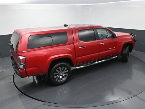 Used 2020 Toyota Tacoma Limited image 36