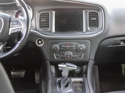 Used 2018 Dodge Charger R/T image 19