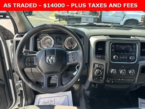 Used 2018 RAM 1500 Tradesman w/ Chrome Appearance Group image 17