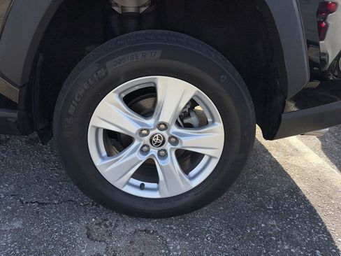 Used 2022 Toyota RAV4 XLE image 18