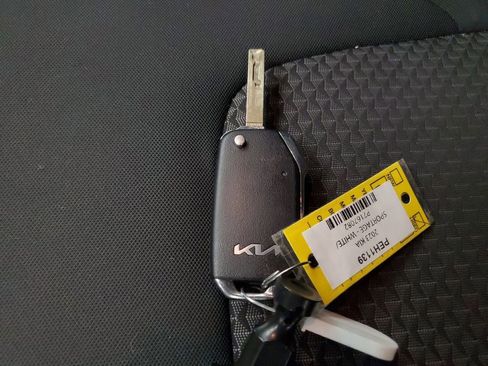 Used 2023 Kia Sportage LX image 28
