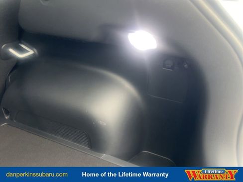 Used 2025 Kia Niro EX Touring image 48