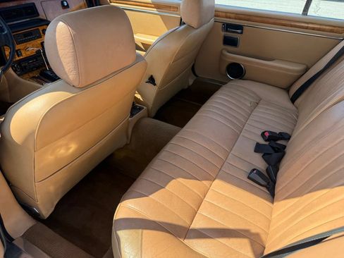 Used 1987 Jaguar XJ6 RWD image 26