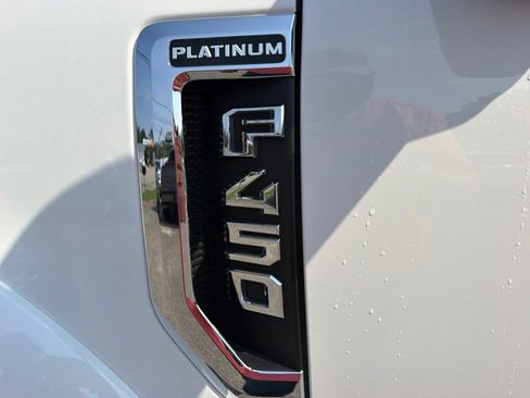 Used 2022 Ford F450 Platinum w/ FX4 Off-Road Package AWD/4WD image 10