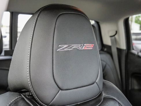 Used 2018 Chevrolet Colorado ZR2 w/ ZR2 Dusk Special Edition image 17