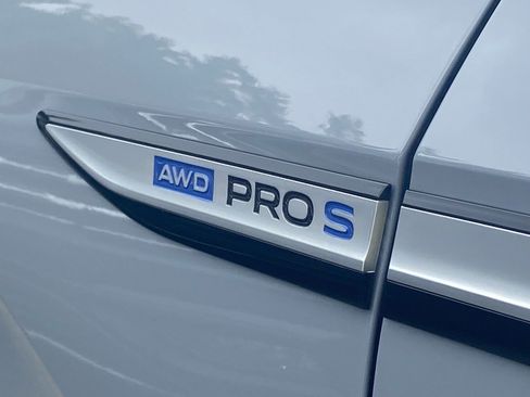 Used 2022 Volkswagen ID.4 Pro S AWD/4WD image 3