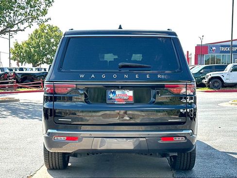 Used 2022 Jeep Wagoneer Series II AWD/4WD image 14