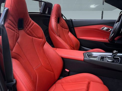 Used 2024 BMW Z4 M40i w/ Shadowloine Package RWD image 29