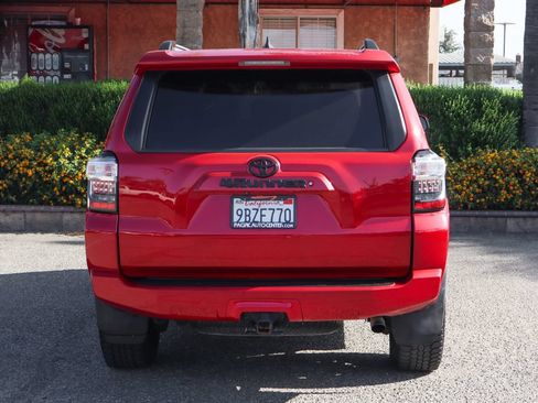 Used 2019 Toyota 4Runner SR5 AWD/4WD image 7