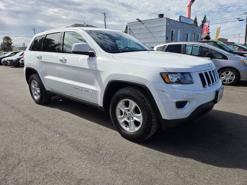 Used 2015 Jeep Grand Cherokee Laredo w/ Quick Order Package 23E AWD/4WD image 5