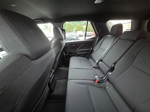 Used 2025 Toyota 4Runner SR5 AWD/4WD image 9