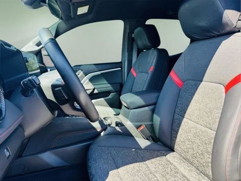 Used 2023 Chevrolet Colorado Z71 image 14