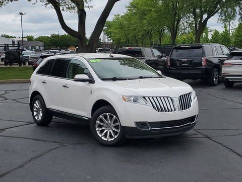 Used 2015 Lincoln MKX FWD w/ Equipment Group 101A image 28