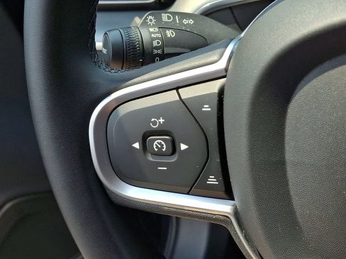 Used 2023 Volvo XC60 B5 Core AWD/4WD image 22