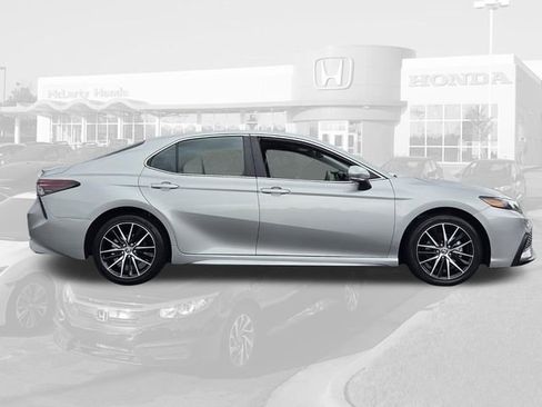 Used 2024 Toyota Camry SE FWD image 6