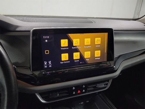 Used 2024 Volkswagen Atlas Peak Edition SEL image 18