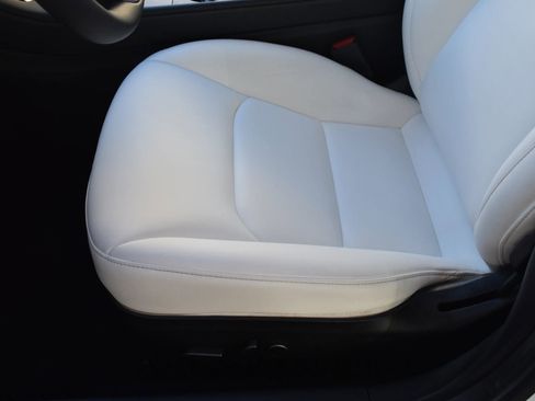 Used 2023 Tesla Model 3 Performance image 12