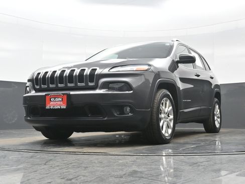 Used 2014 Jeep Cherokee Latitude FWD image 26