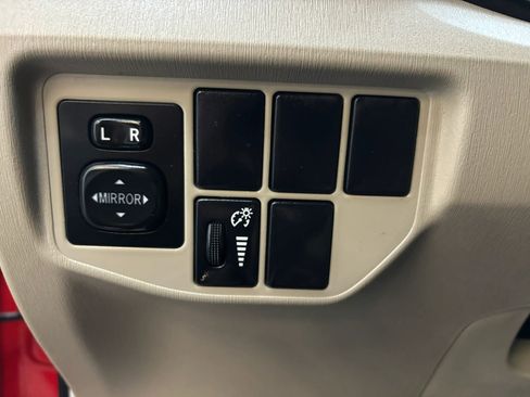 Used 2014 Toyota Prius Four image 18