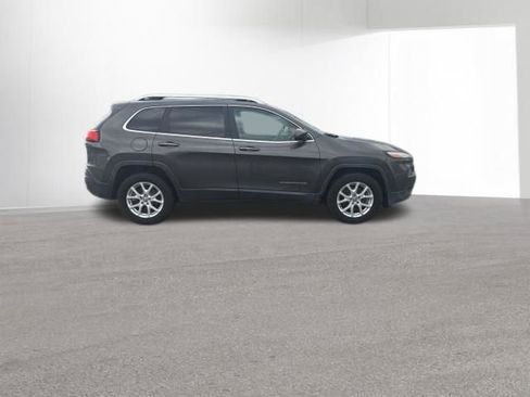 Used 2015 Jeep Cherokee Latitude w/ Comfort/Convenience Group AWD/4WD image 7