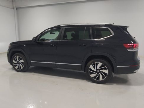 Used 2024 Volkswagen Atlas SEL AWD/4WD image 3
