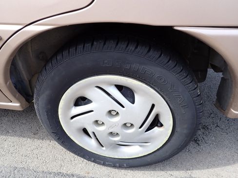 Used 1997 Ford Escort LX image 18