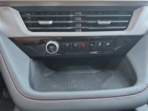 New 2025 Ford Explorer Active image 30