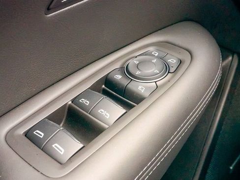 Certified 2025 Cadillac XT6 Premium Luxury w/ Platinum Package image 25