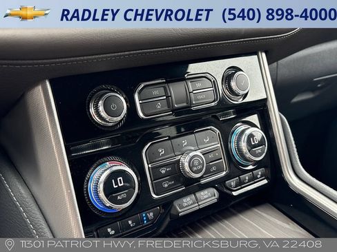 Used 2023 GMC Yukon Denali AWD/4WD image 11