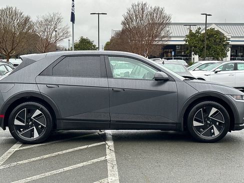 New 2026 Hyundai Ioniq 5 SEL image 3