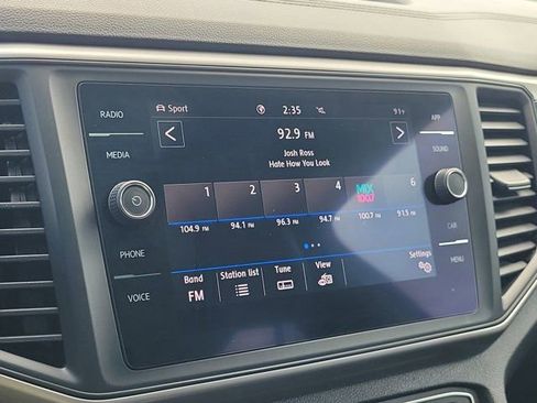 Used 2020 Volkswagen Atlas Cross Sport SE w/ Panoramic Sunroof Package AWD/4WD image 25