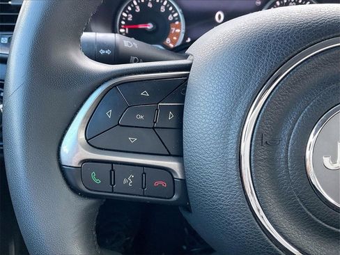 Used 2022 Jeep Renegade Latitude image 21