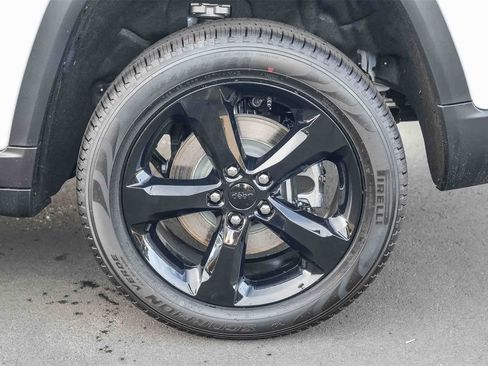 New 2025 Jeep Grand Cherokee L Limited image 10