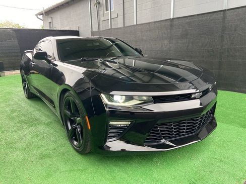 Used 2018 Chevrolet Camaro SS RWD image 1