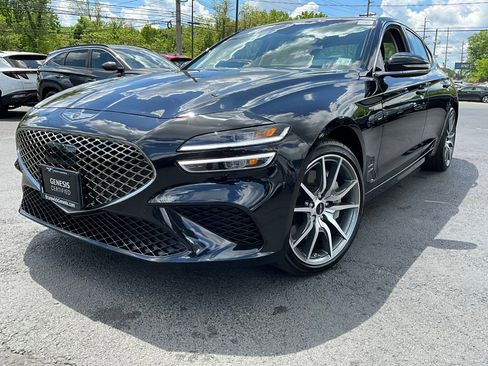 Used 2025 Genesis G70 2.5T image 9