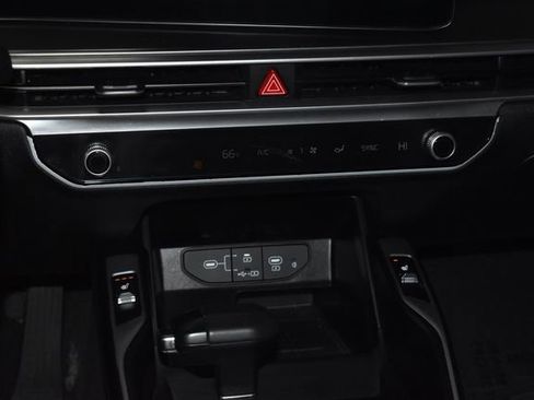 Used 2024 Kia Sorento S image 18