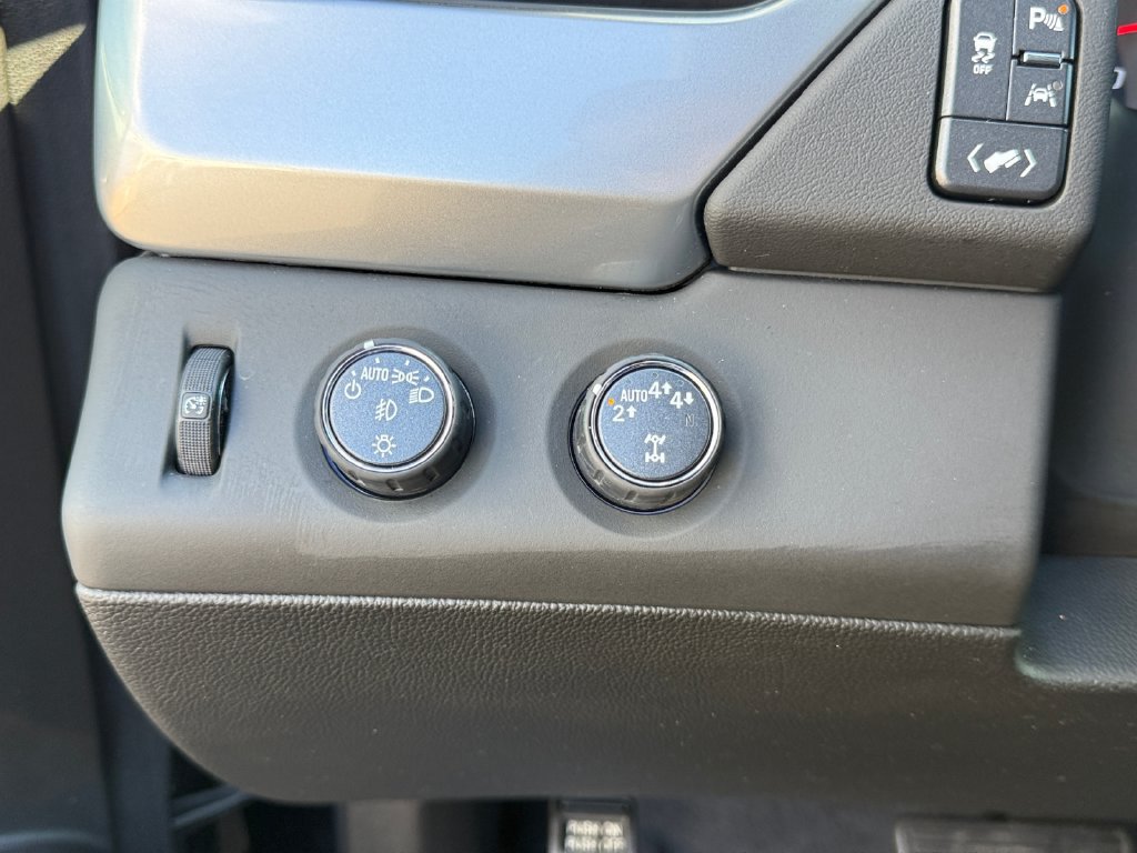 Used 2019 Chevrolet Tahoe Premier AWD/4WD image 22