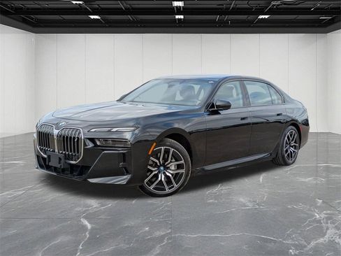 Used 2023 BMW i7 xDrive60 image 1