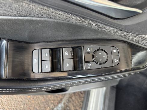 Used 2023 Nissan Rogue SV AWD/4WD image 12