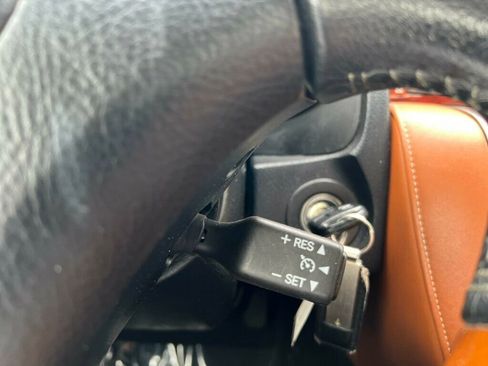 Used 2005 Lexus SC 430 Convertible image 18