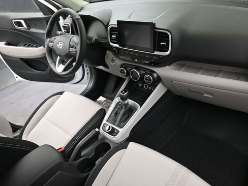 New 2026 Hyundai Venue SEL image 12