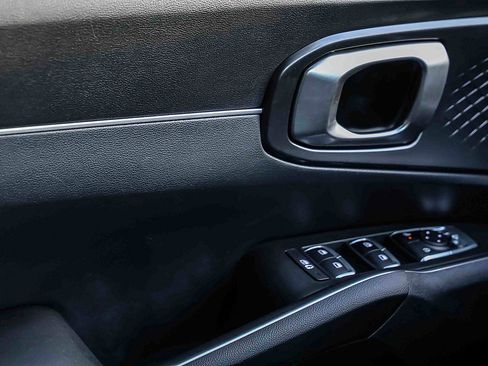 Certified 2024 Kia Sorento LX FWD image 15